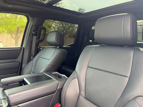 Used 2025 Toyota Tundra Platinum AWD/4WD image 10