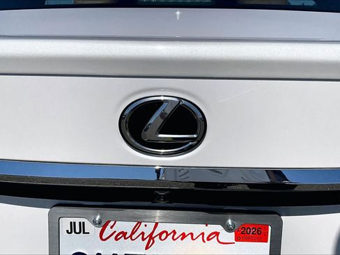 Used 2024 Lexus ES 300h w/ Premium Package FWD image 9