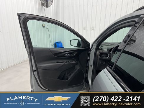 Used 2023 Chevrolet Equinox RS w/ LPO, Floor Liner Package FWD image 8