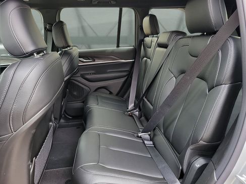 New 2026 Jeep Grand Cherokee Limited w/ MOPAR Finishing Package RWD image 8