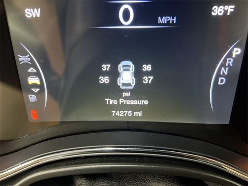 Used 2021 Jeep Grand Cherokee Laredo X image 12