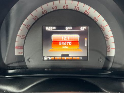 Used 2016 smart fortwo passion image 23