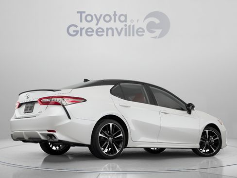 Used 2020 Toyota Camry XSE FWD image 7