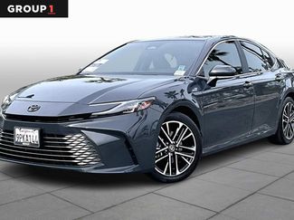 Used 2025 Toyota Camry XLE video 1