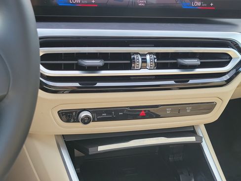 Certified 2024 BMW 330i Sedan w/ Convenience Package RWD image 25