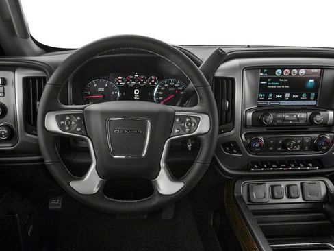 Used 2018 GMC Sierra 2500 Denali w/ Duramax Plus Package AWD/4WD image 10