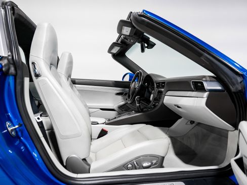 Used 2015 Porsche 911 Targa 4 image 27