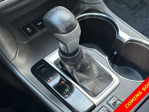 Used 2019 Toyota Highlander XLE image 24