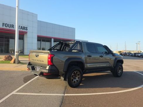 Used 2024 Toyota Tacoma 4x4 Double Cab Hybrid image 6