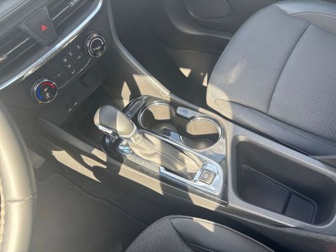 Used 2025 Buick Encore GX Preferred image 39