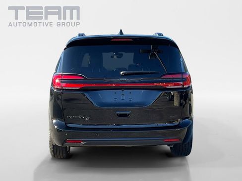 New 2026 Chrysler Pacifica Select w/ S Appearance Package image 6