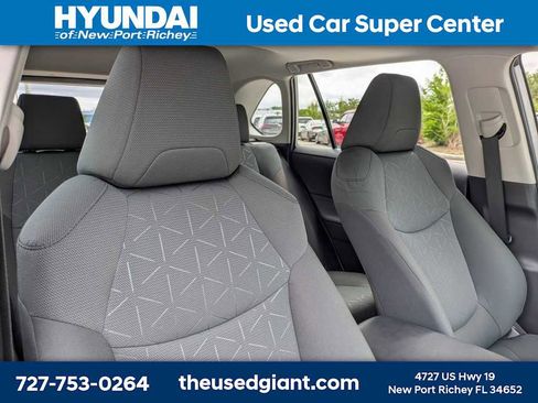 Used 2023 Toyota RAV4 XLE w/ Convenience Package image 7