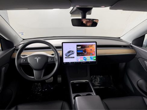 Used 2021 Tesla Model Y Performance image 11