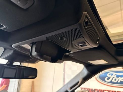 Used 2019 Ford F150 Lariat w/ Equipment Group 502A Luxury AWD/4WD image 32