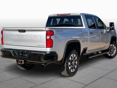 Used 2021 Chevrolet Silverado 2500 Custom w/ Custom Value Package image 14
