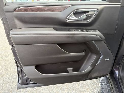 Used 2022 Chevrolet Tahoe Z71 w/ Luxury Package AWD/4WD image 23
