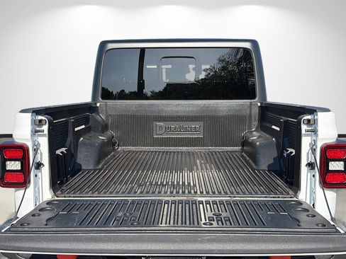 Used 2026 Jeep Gladiator Mojave image 12