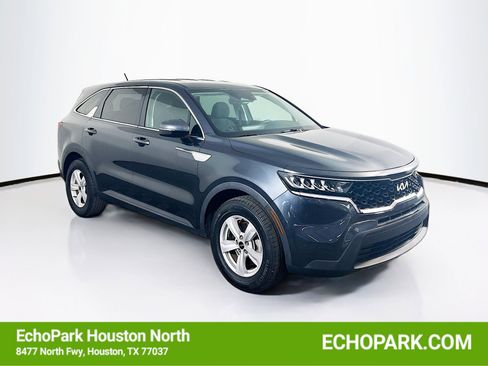 Used 2023 Kia Sorento LX image 1
