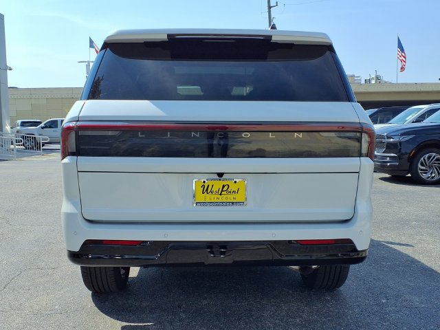 New 2027 Lincoln Navigator Reserve AWD/4WD image 5