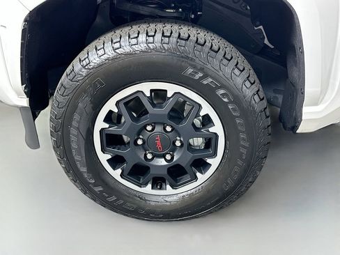 Used 2025 Toyota Tacoma SR5 image 30