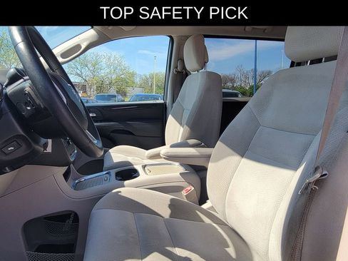 Used 2014 Dodge Grand Caravan SXT w/ UConnect Hands-Free Group FWD image 14