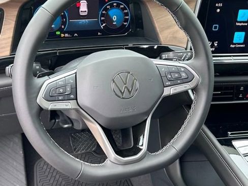 New 2026 Volkswagen Atlas SE FWD image 8