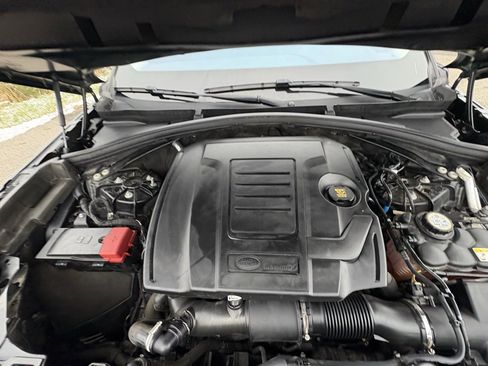 Used 2020 Land Rover Range Rover Velar S image 18