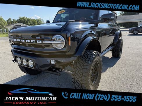 Used 2025 Ford Bronco Outer Banks AWD/4WD image 2