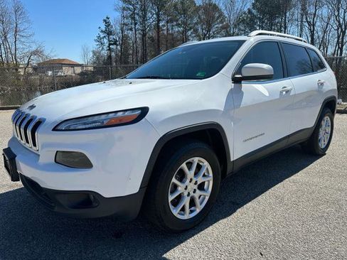 Used 2018 Jeep Cherokee Latitude Plus image 1