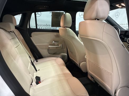 Used 2025 Mercedes-Benz GLA 250 4MATIC image 22