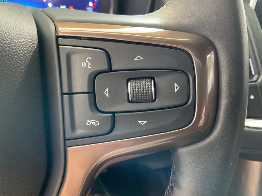 Used 2024 Chevrolet Tahoe High Country AWD/4WD image 12