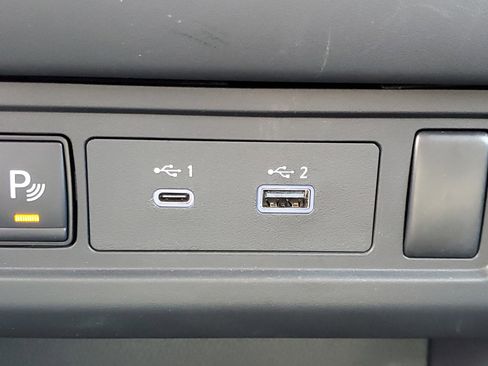 Certified 2025 Nissan Frontier S image 28