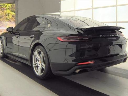 Used 2018 Porsche Panamera 4 w/ Premium Package AWD/4WD image 8