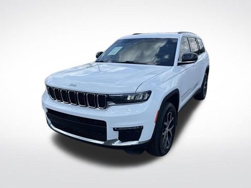 Used 2025 Jeep Grand Cherokee L Limited w/ Trailer Tow Package AWD/4WD image 3