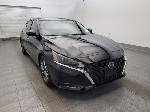 Used 2023 Nissan Altima 2.5 SV w/ SV Premium Package FWD image 13