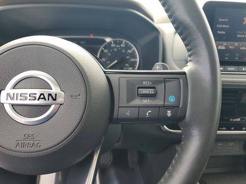 Used 2021 Nissan Rogue SV w/ Premium Package image 23