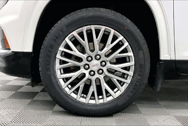Used 2024 GMC Acadia Denali AWD/4WD image 10