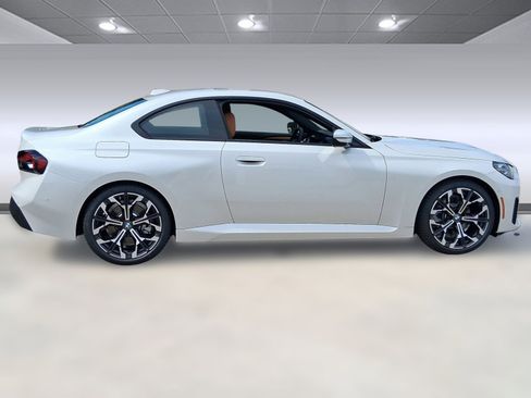 Used 2025 BMW 230i Coupe w/ Premium Package image 7