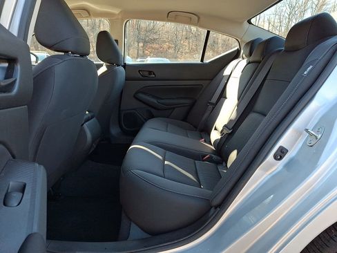 Used 2024 Nissan Altima 2.5 S FWD image 10