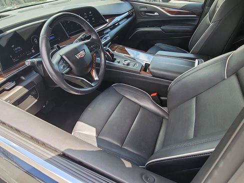 Certified 2022 Cadillac Escalade Premium Luxury RWD image 10