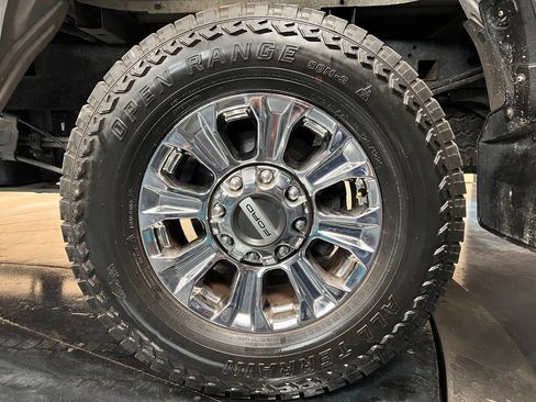 Used 2019 Ford F250 Lariat w/ Chrome Package image 26