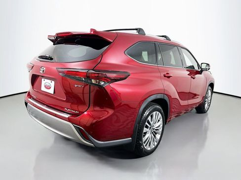 Used 2026 Toyota Highlander Platinum AWD/4WD image 5