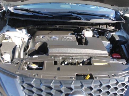 Used 2024 Nissan Murano SV w/ SV Midnight Edition Package image 16