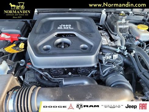 Used 2022 Jeep Wrangler Unlimited Sahara AWD/4WD image 20