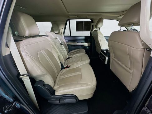 Used 2023 Ford Expedition Max Limited image 11