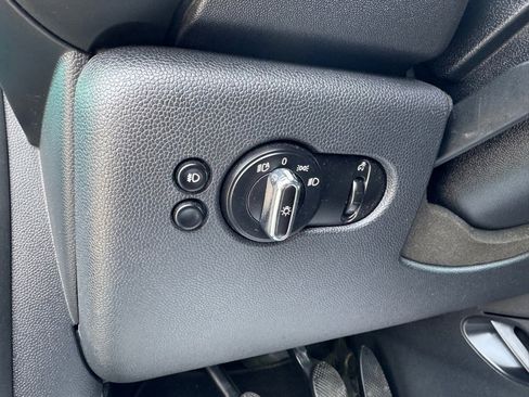 Used 2017 MINI Cooper 4-Door Hardtop image 26