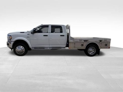Used 2024 RAM 5500 Tradesman w/ Chrome Appearance Group AWD/4WD image 22