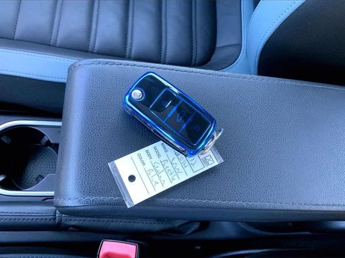 Used 2014 Volkswagen Beetle R-Line image 11