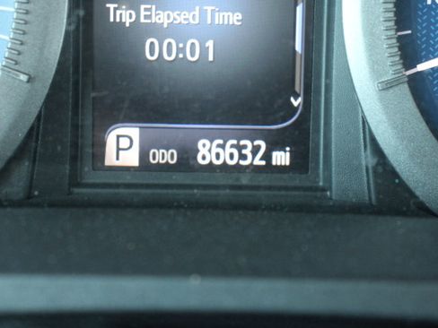 Used 2020 Toyota Sienna L FWD image 24