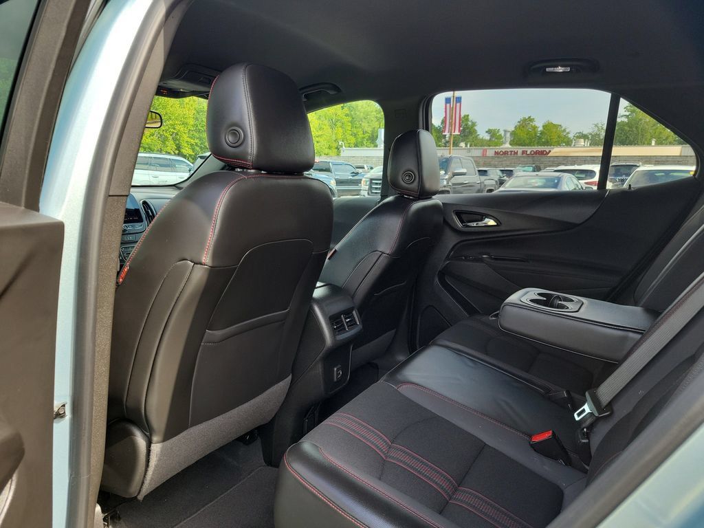 Used 2022 Chevrolet Equinox RS w/ Infotainment Package FWD image 14